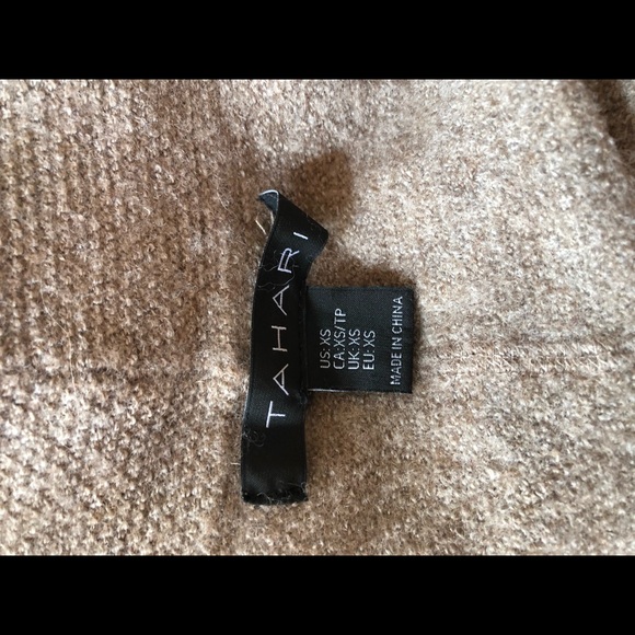 Tahari sweater wrap with buckle - Picture 7 of 8